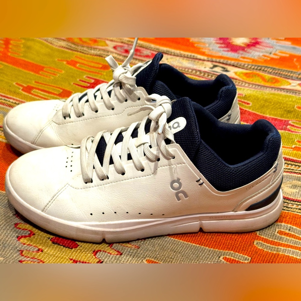 On Running “The Roger” Men's Sneakers Size 8.5